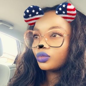 Meet your Posher, Adaeze